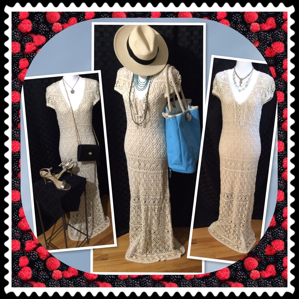 VENUS Maxi Dress 👗🌺